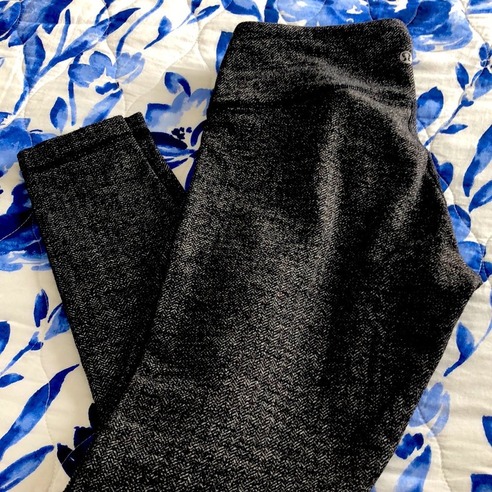 Lululemon Heringbone full length tights.